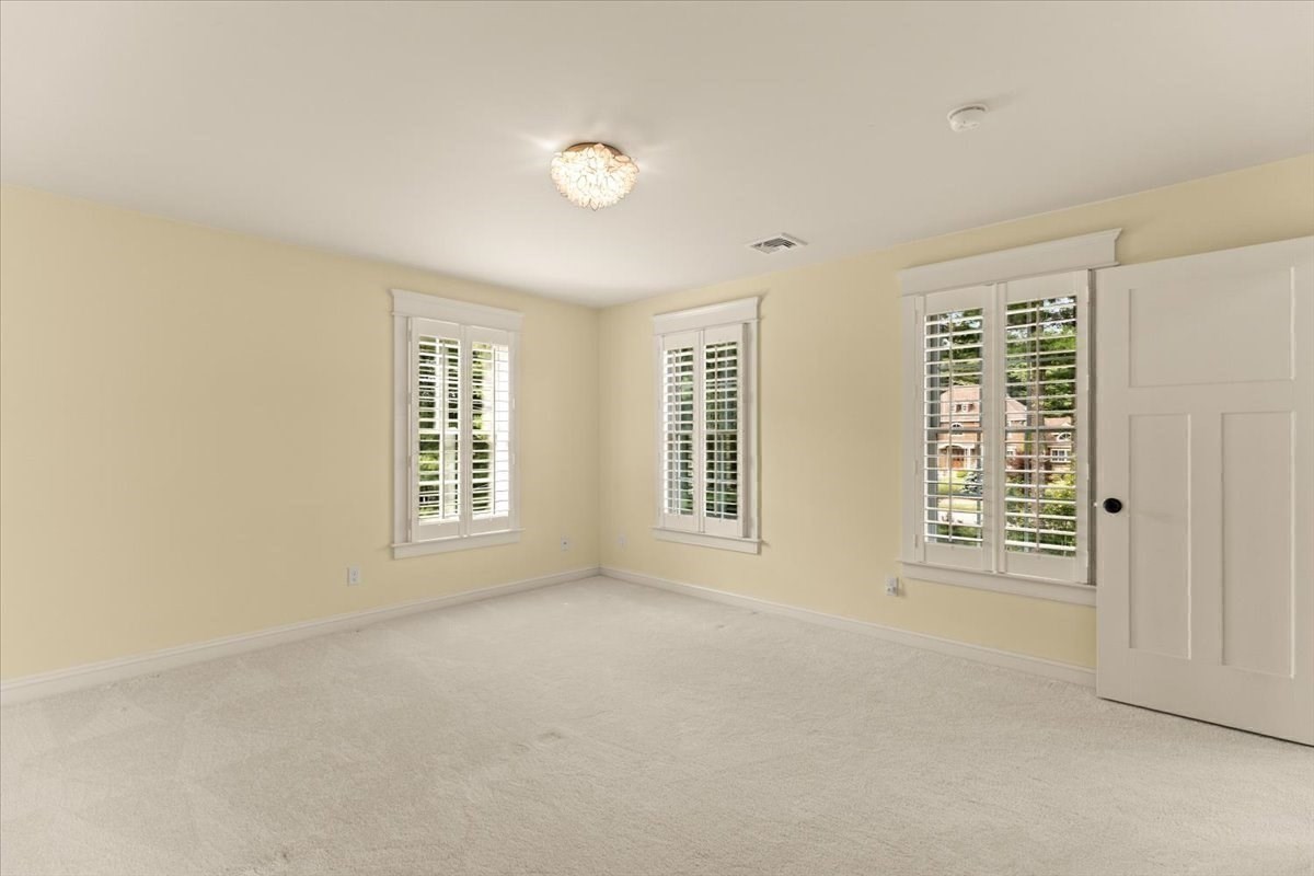 384 Country Club Way Property Photo 23