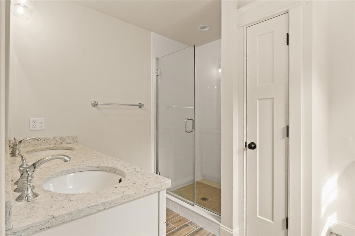 384 Country Club Way Property Photo 27