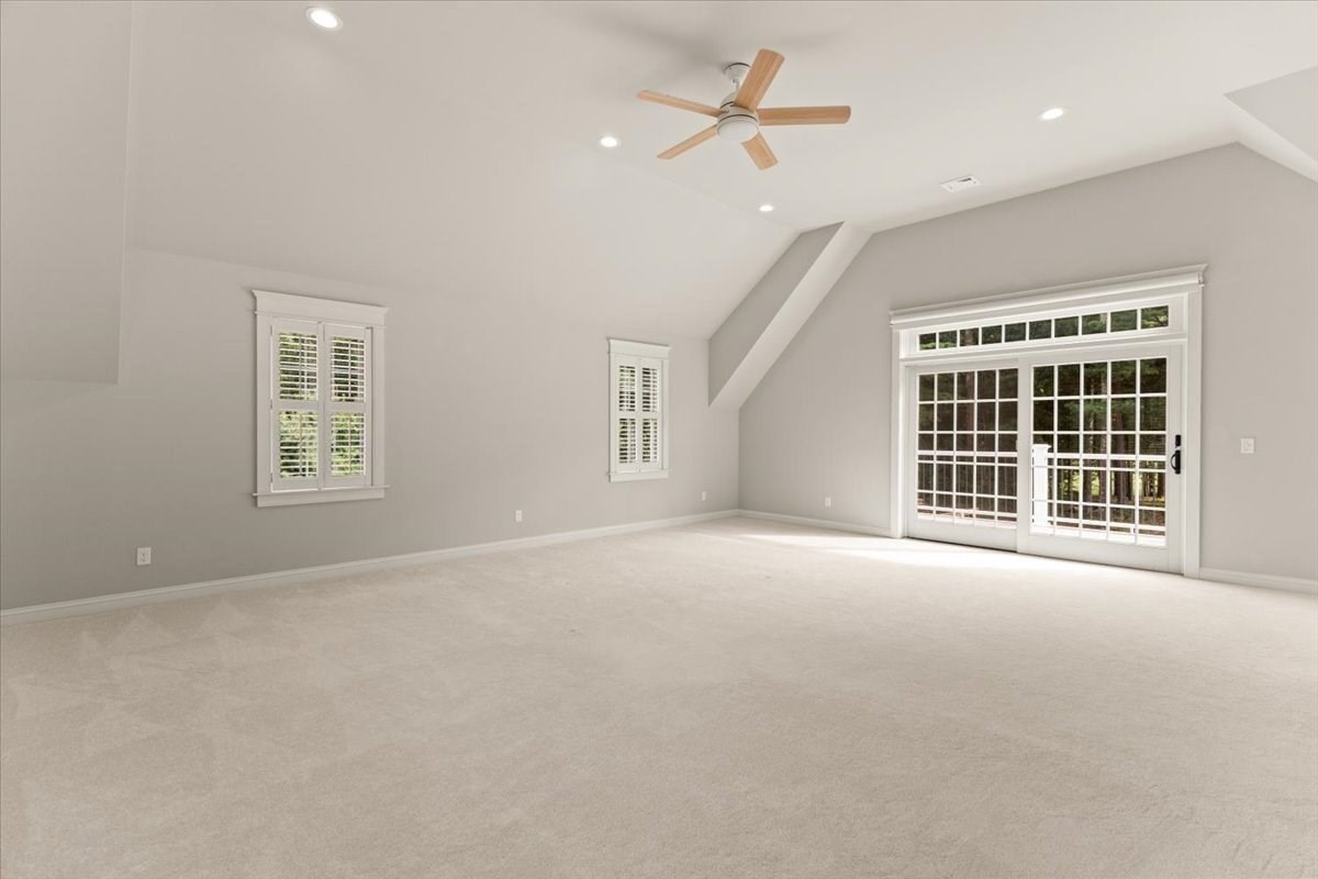 384 Country Club Way Property Photo 29