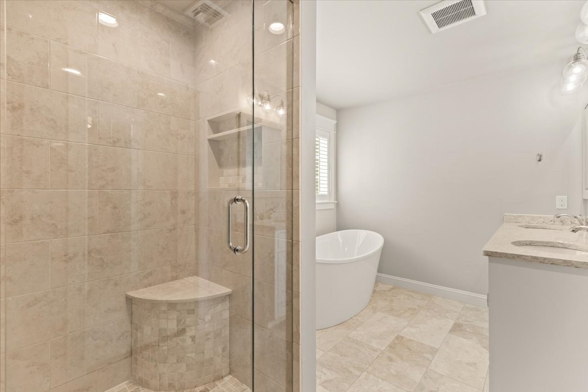 384 Country Club Way Property Photo 32