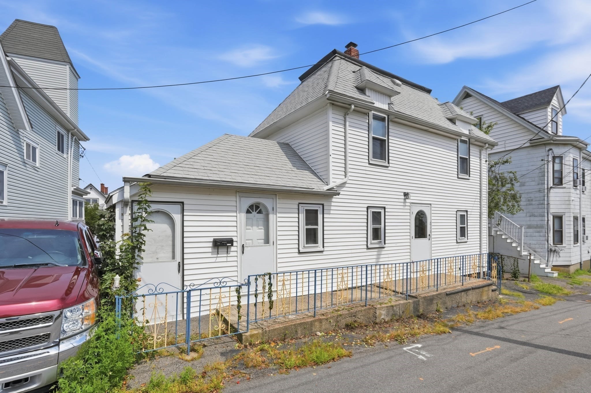 216 Crest Ave Property Photo 4