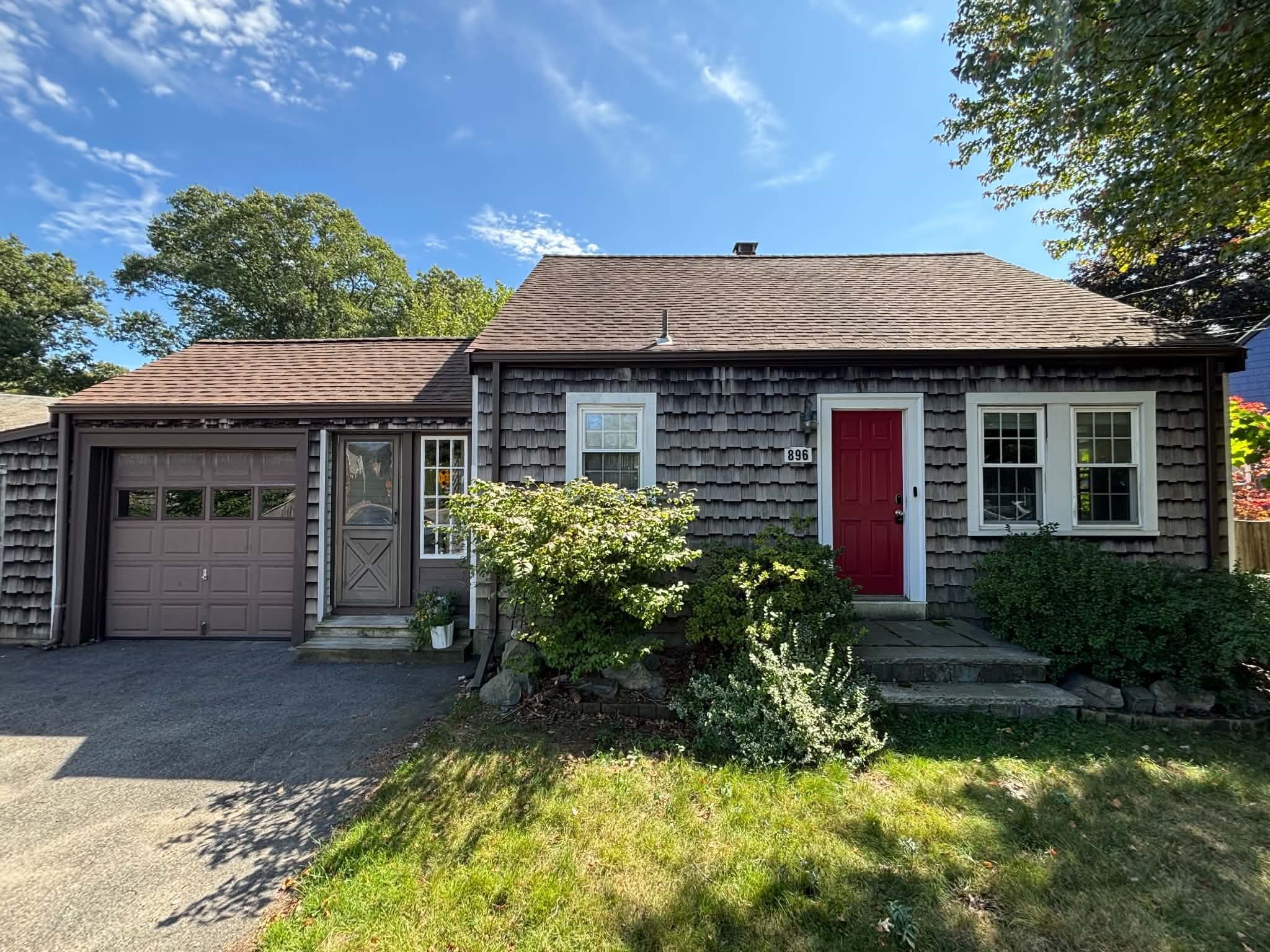 896 East St Property Photo 1