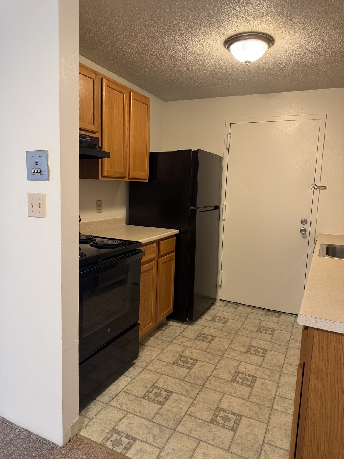 17 Village Rock Lane # 19 Property Photo 2
