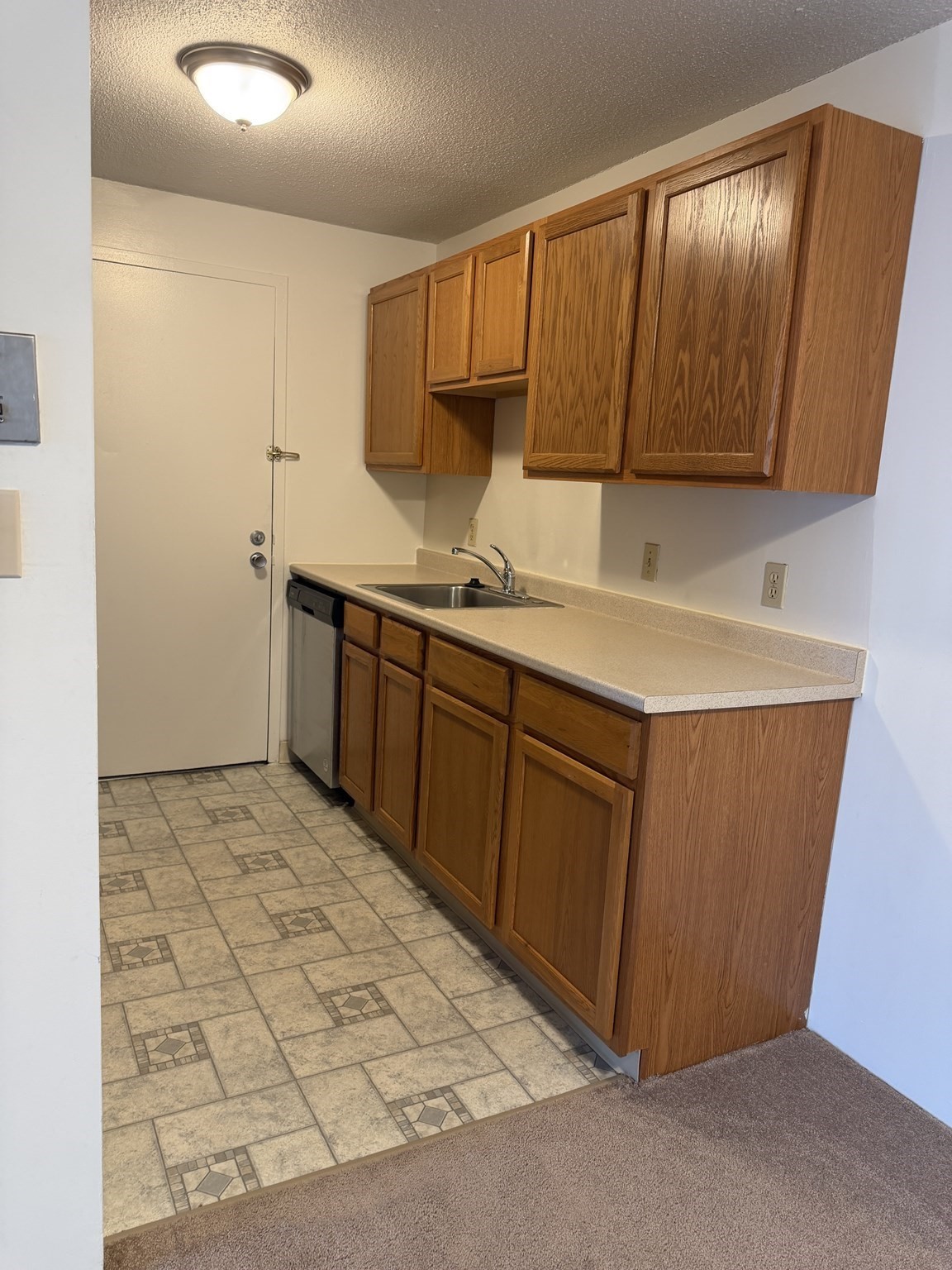 17 Village Rock Lane # 19 Property Photo 3