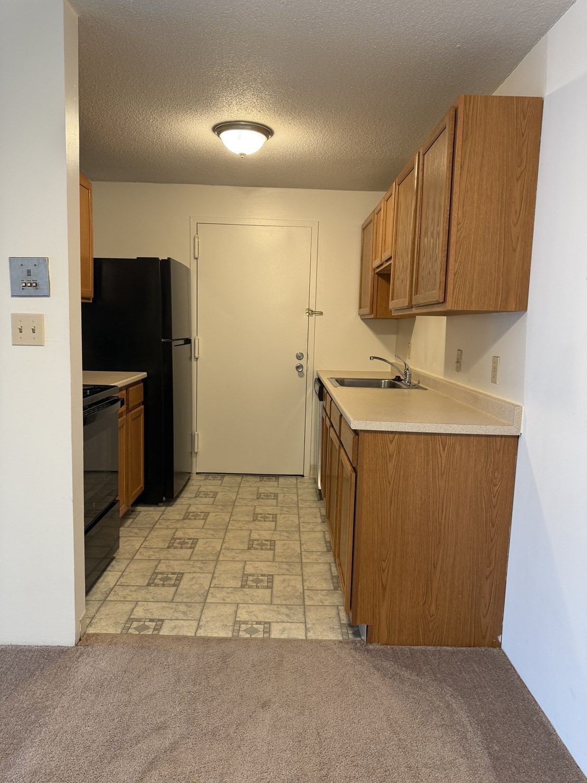 17 Village Rock Lane # 19 Property Photo 4