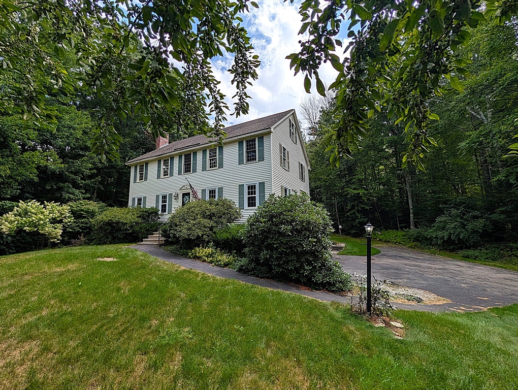 2 Nutfield Dr Property Photo 4