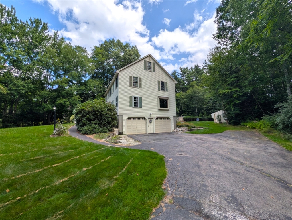 2 Nutfield Dr Property Photo 6
