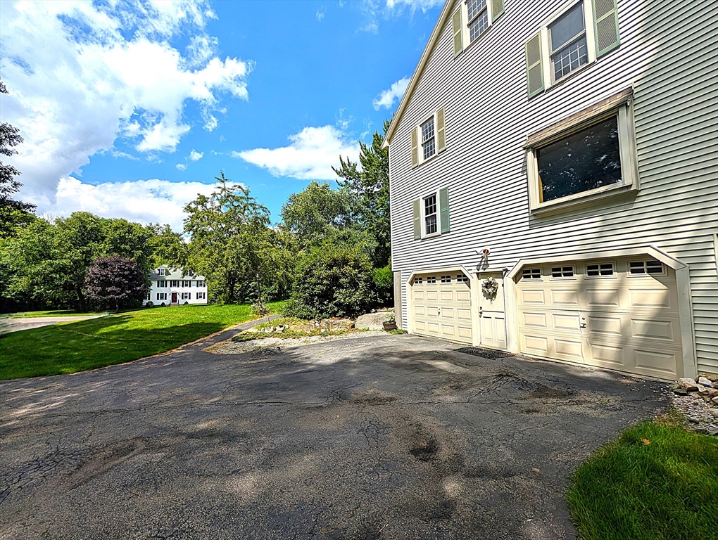 2 Nutfield Dr Property Photo 7
