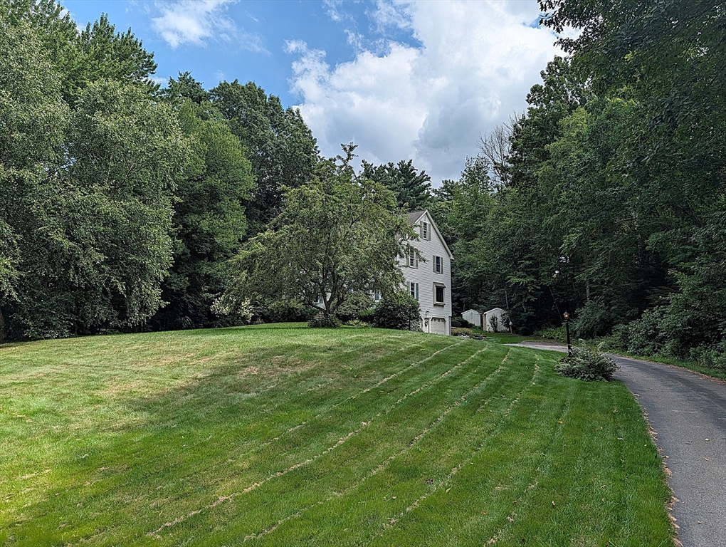 2 Nutfield Dr Property Photo 9