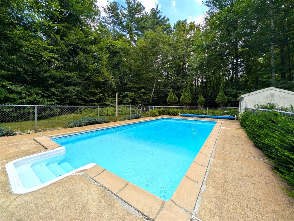 2 Nutfield Dr Property Photo 14