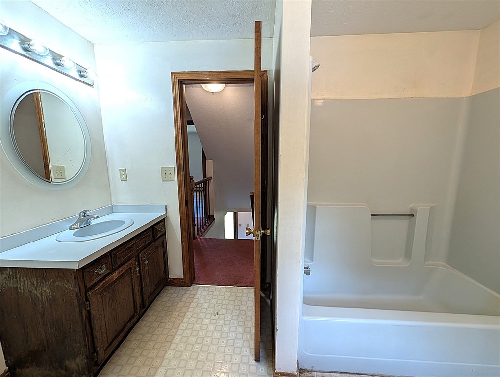 2 Nutfield Dr Property Photo 39
