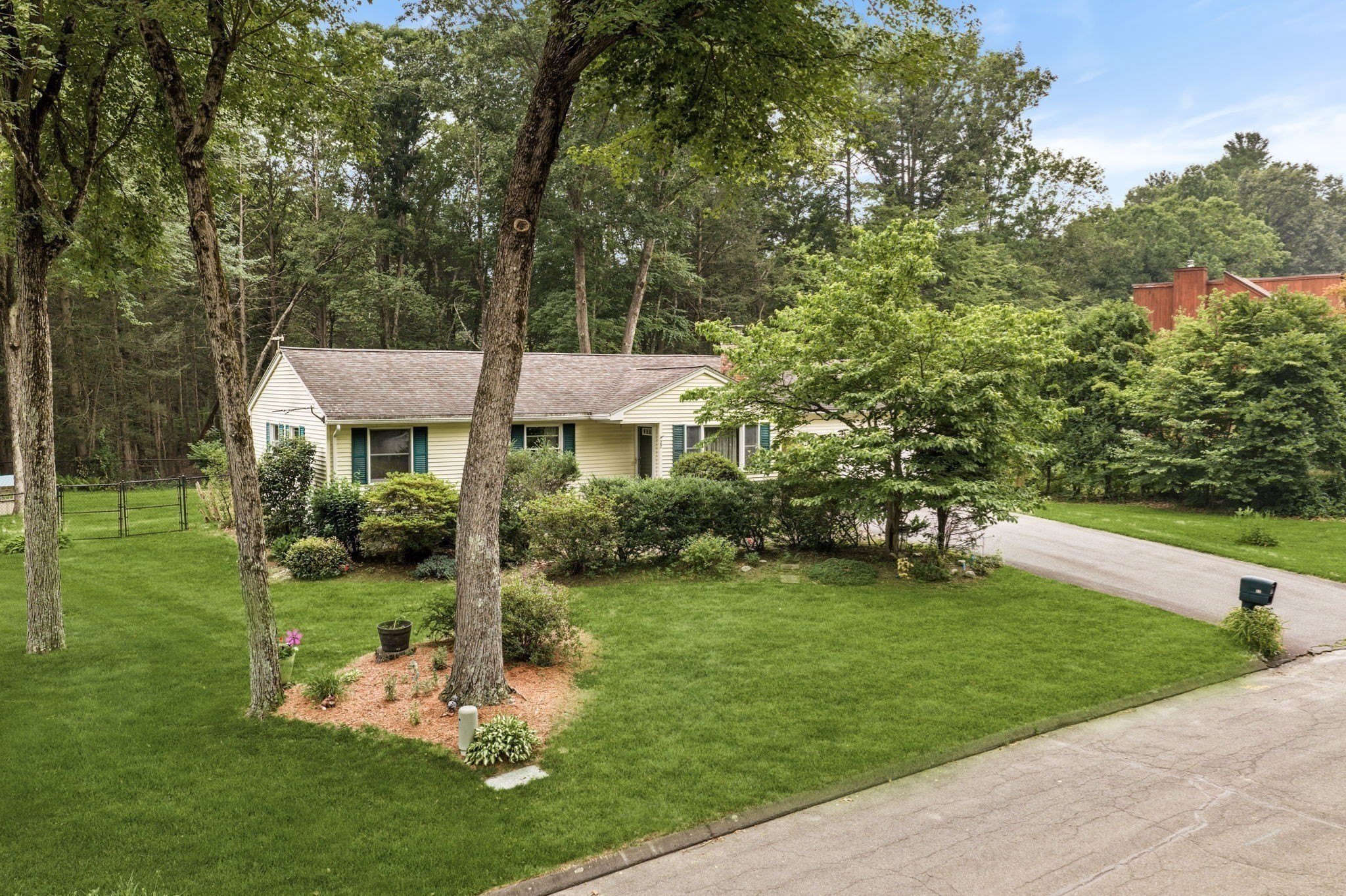 22 Carillon Circle Property Photo 4