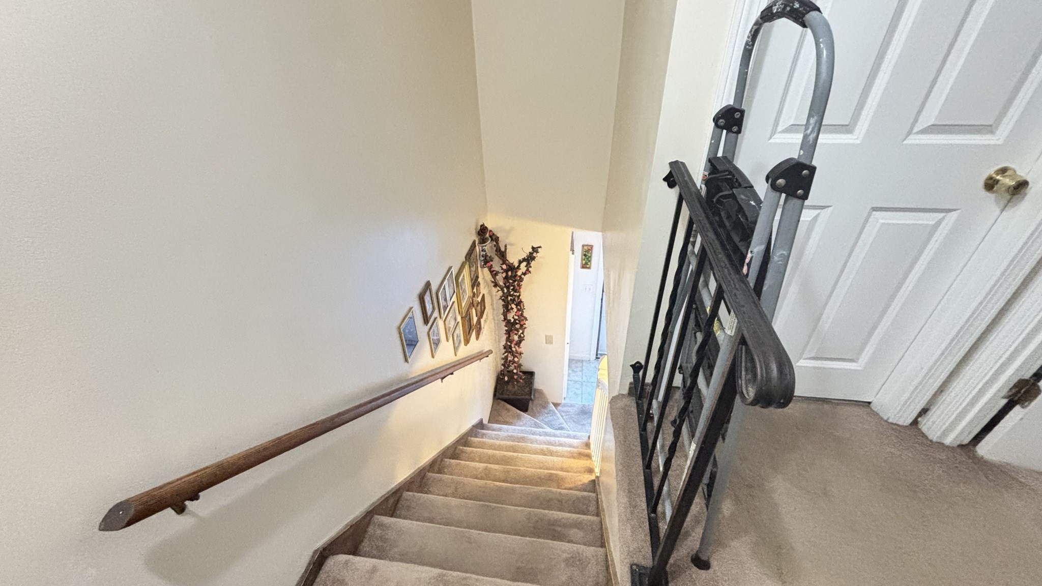 74 Elm St # A Property Photo 11