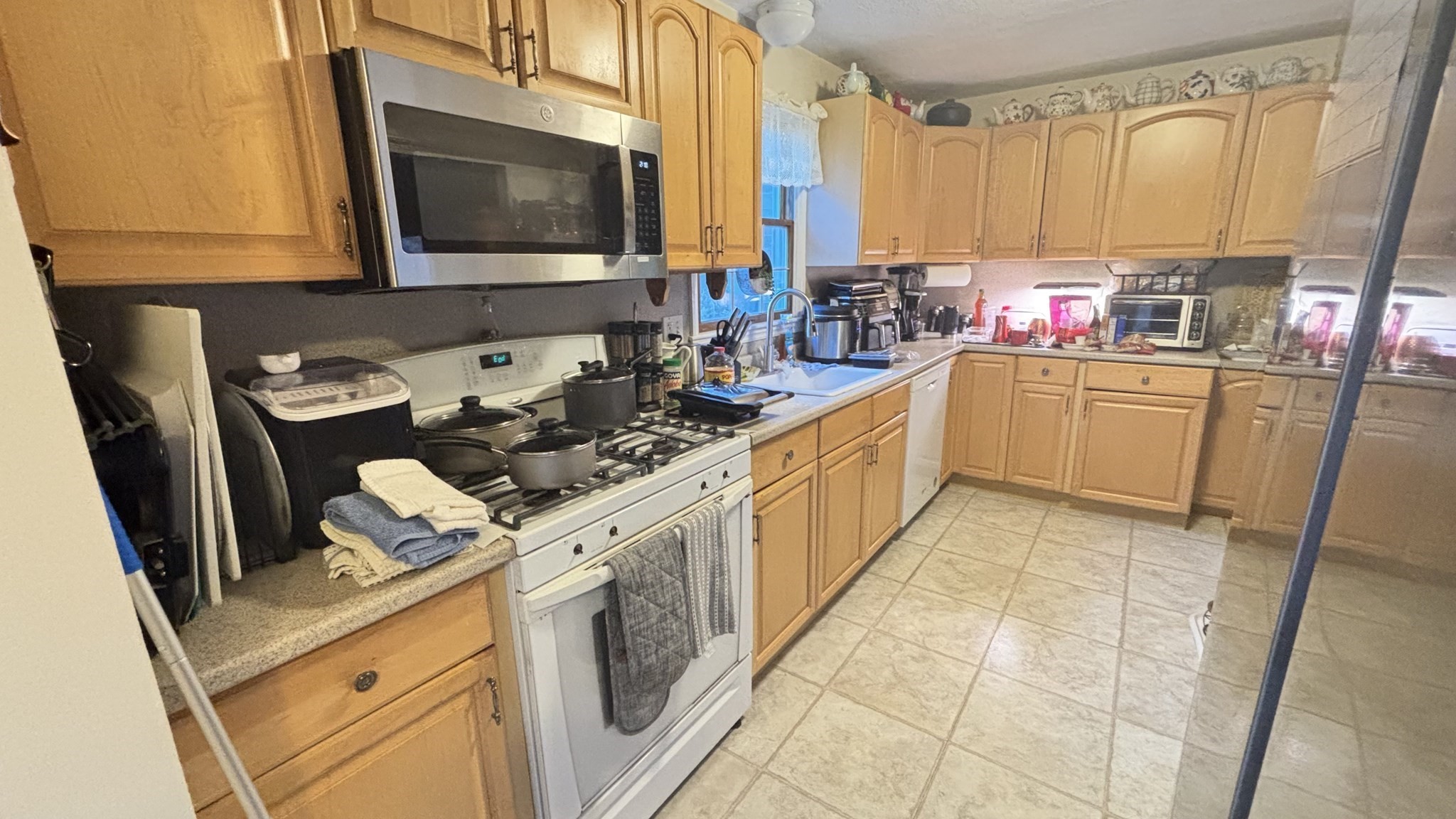 74 Elm St # A Property Photo 16