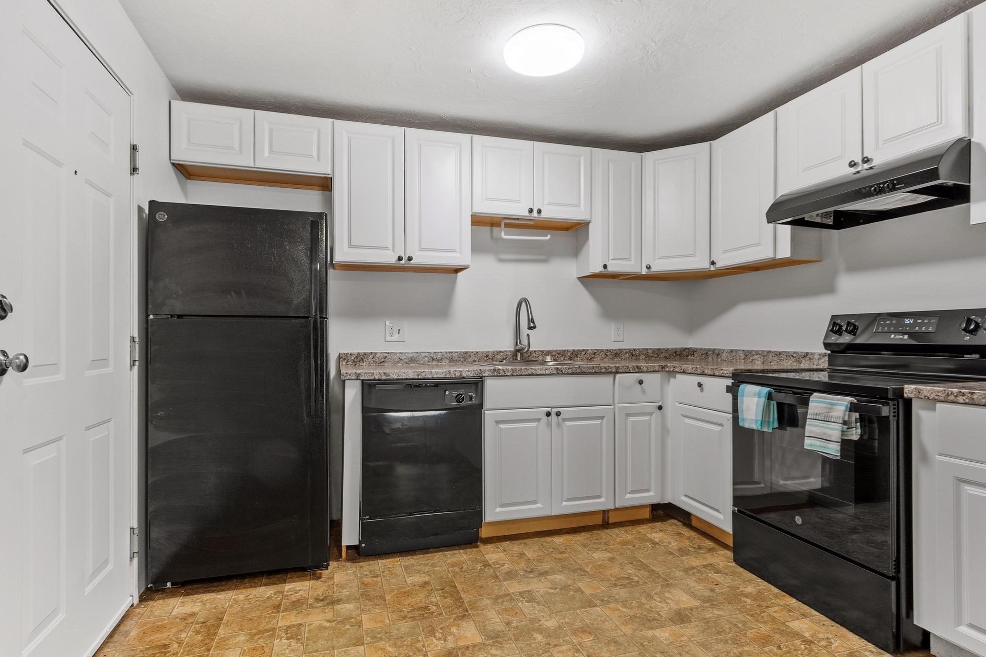56 Edgeworth # 16 Property Photo 4