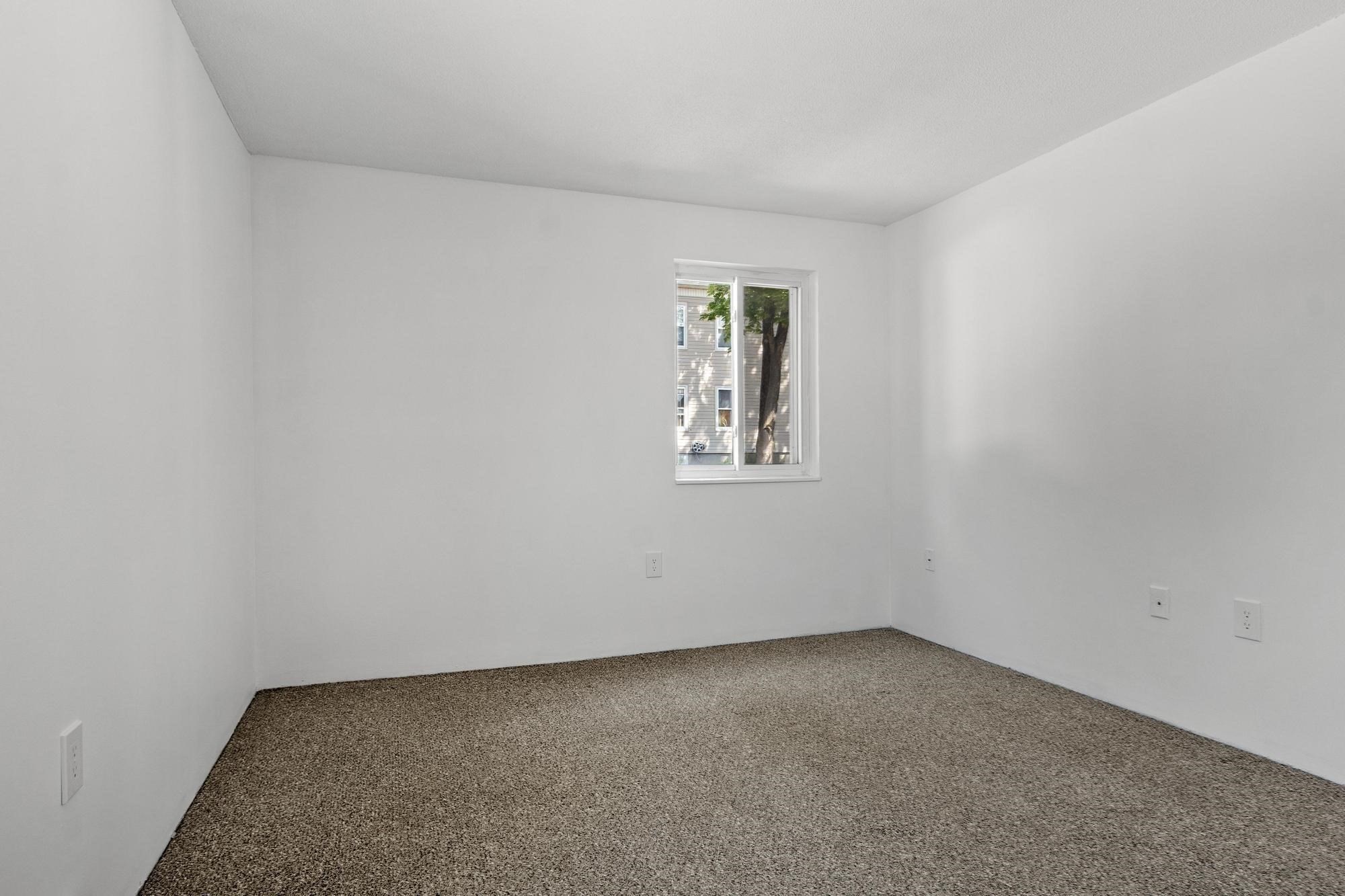56 Edgeworth # 16 Property Photo 17