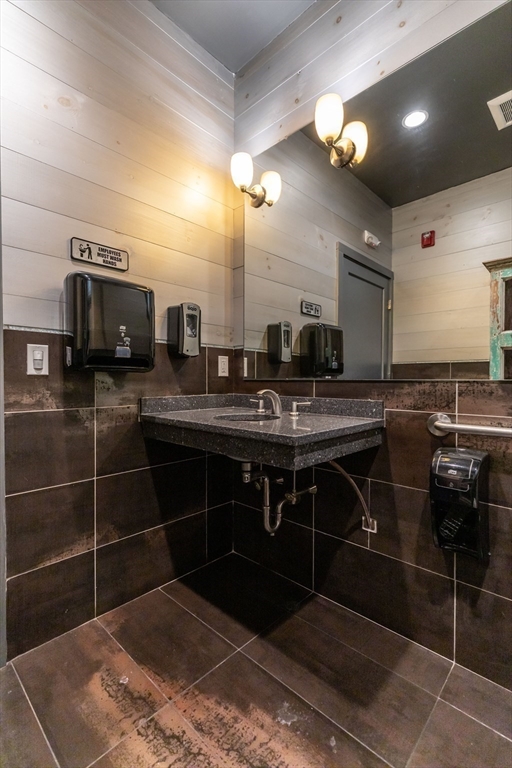 53 Circuit Avenue Property Photo 23