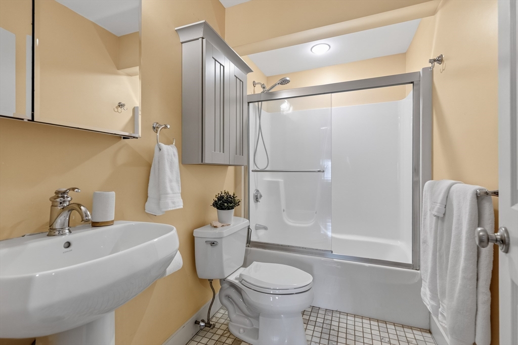 53 Circuit Avenue Property Photo 34