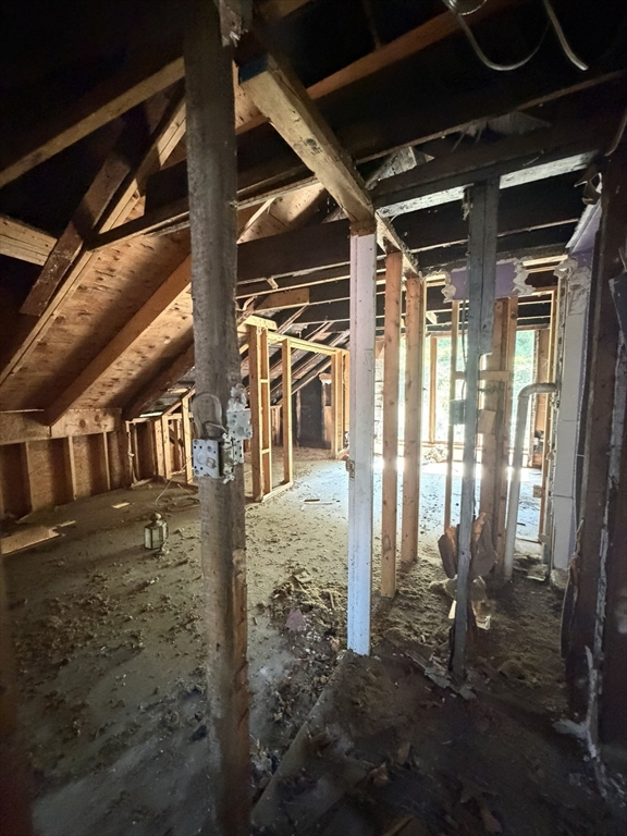 20 Leominster Rd Property Photo 11