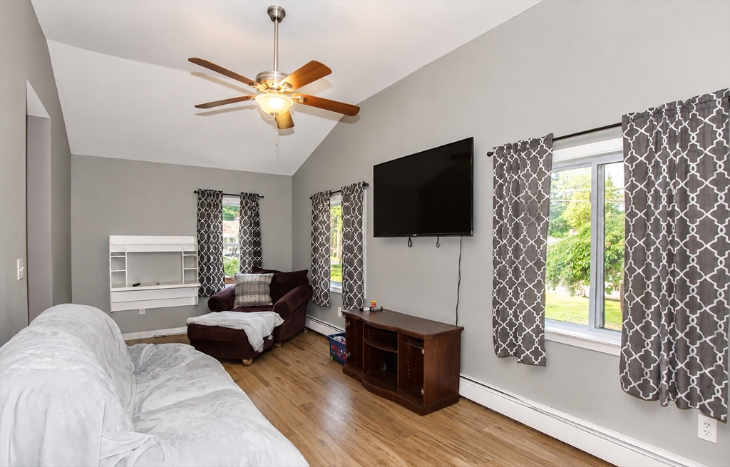 52 Cottage Property Photo 26