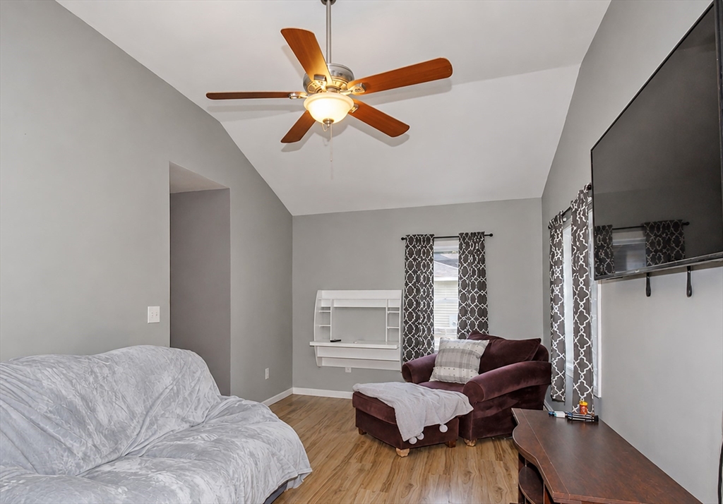 52 Cottage Property Photo 27