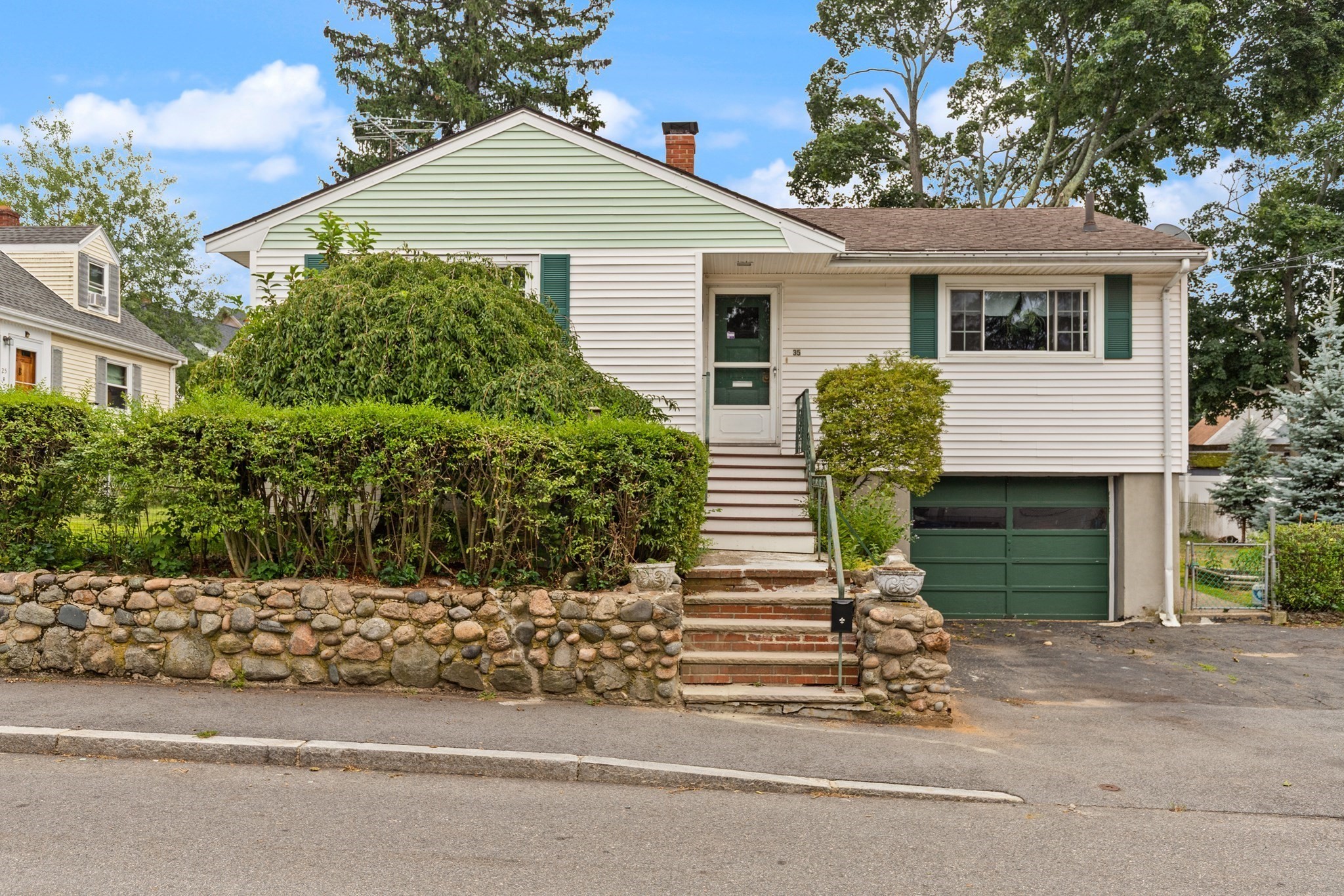 35 Northend Avenue Property Photo 1