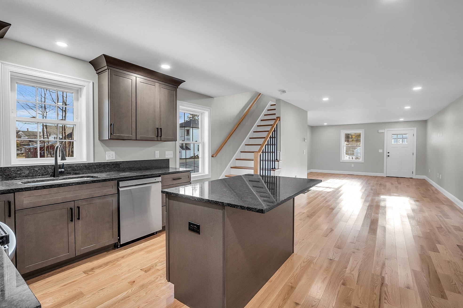 22 New York Street Property Photo 5