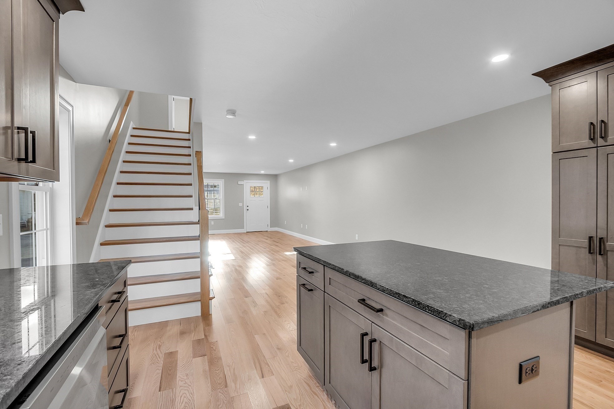 22 New York Street Property Photo 6