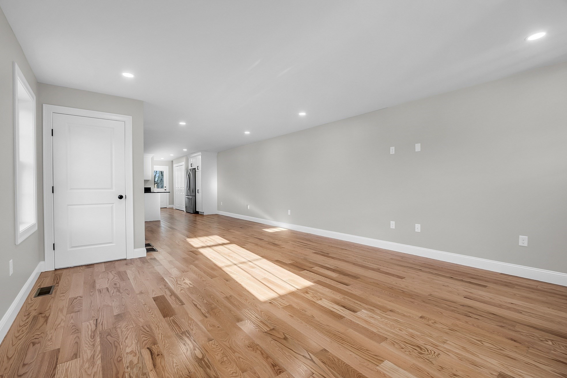 22 New York Street Property Photo 8