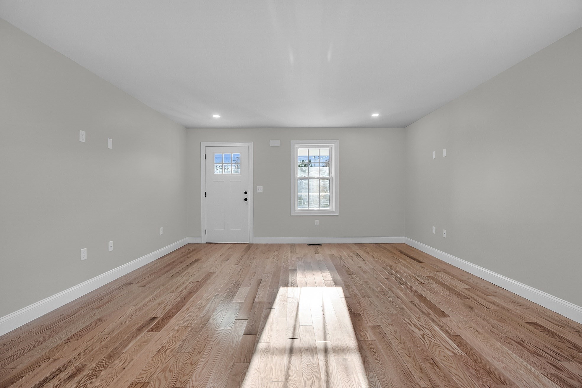22 New York Street Property Photo 9