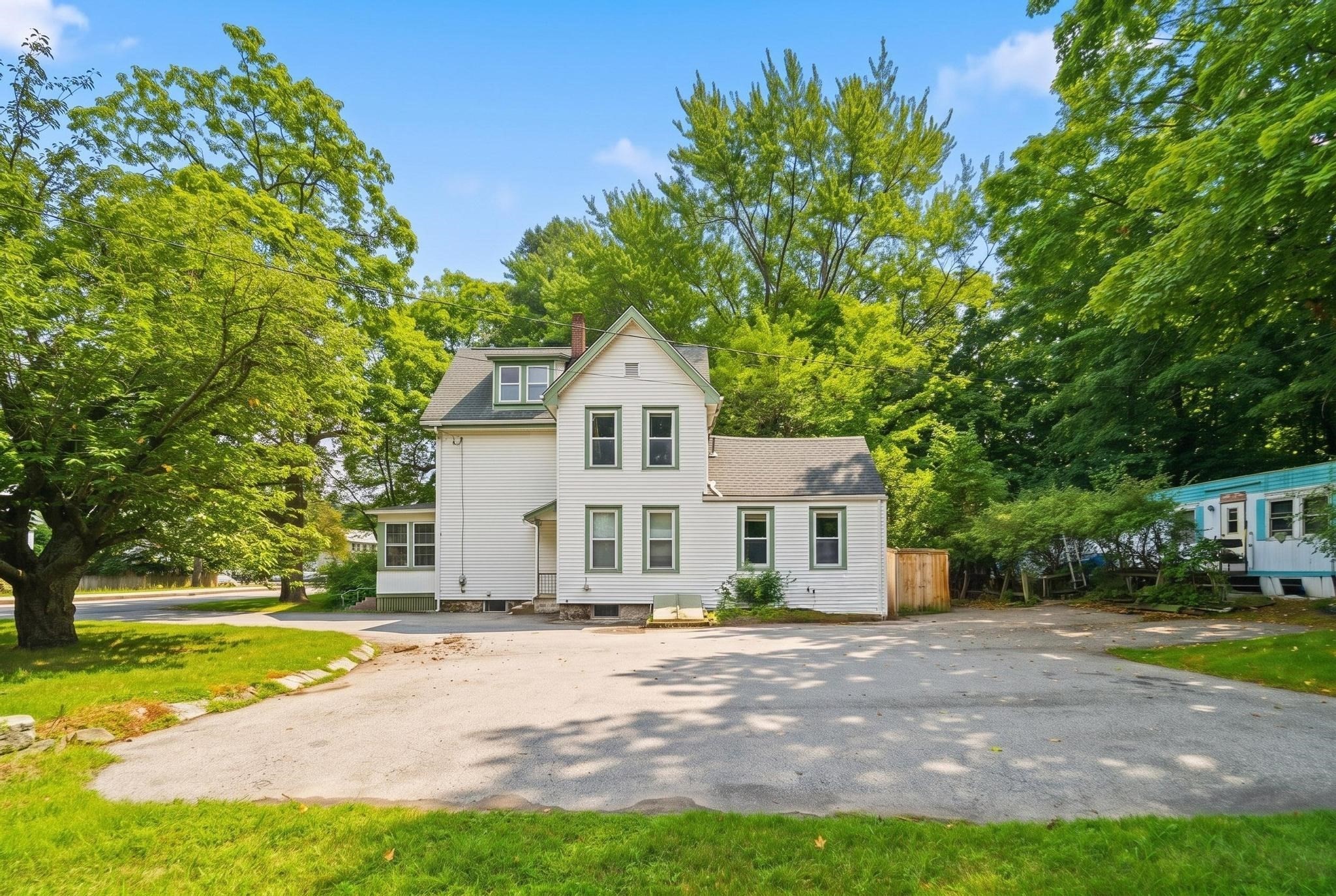219 Montvale Property Photo 3