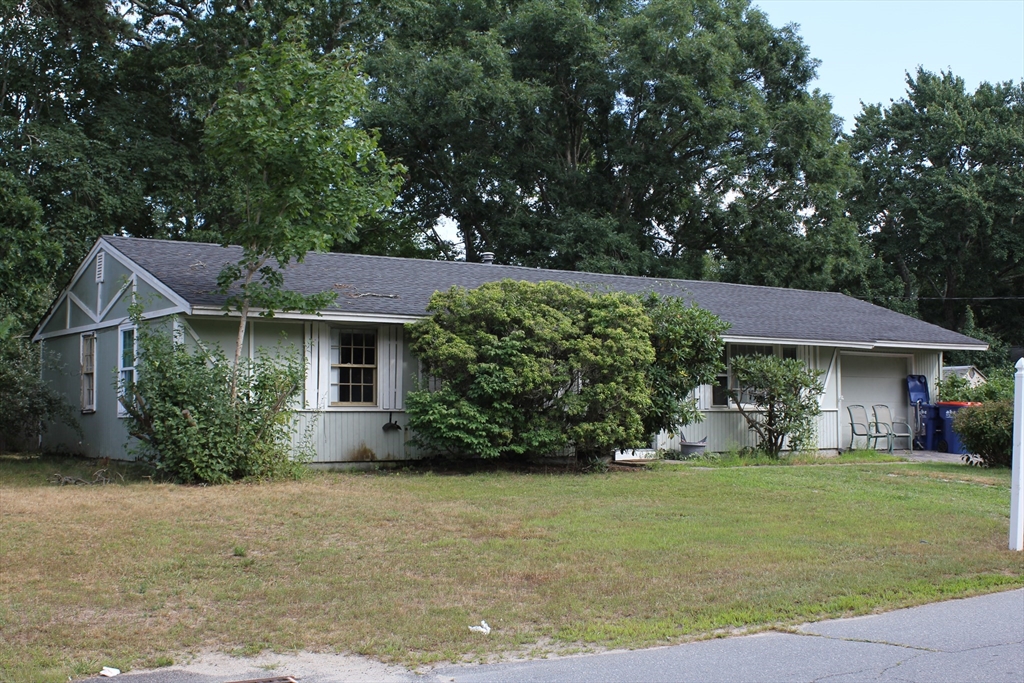 7 Christopher Dr Property Photo 1
