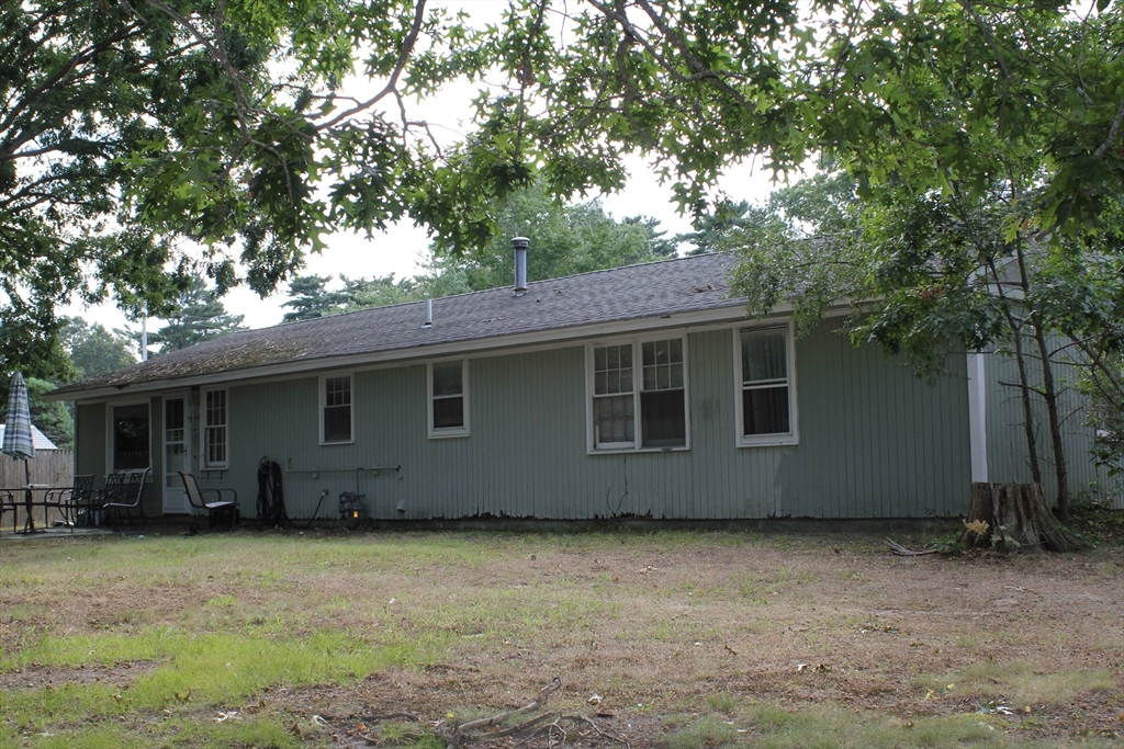 7 Christopher Dr Property Photo 3