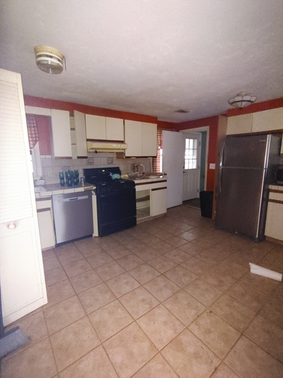 7 Christopher Dr Property Photo 7