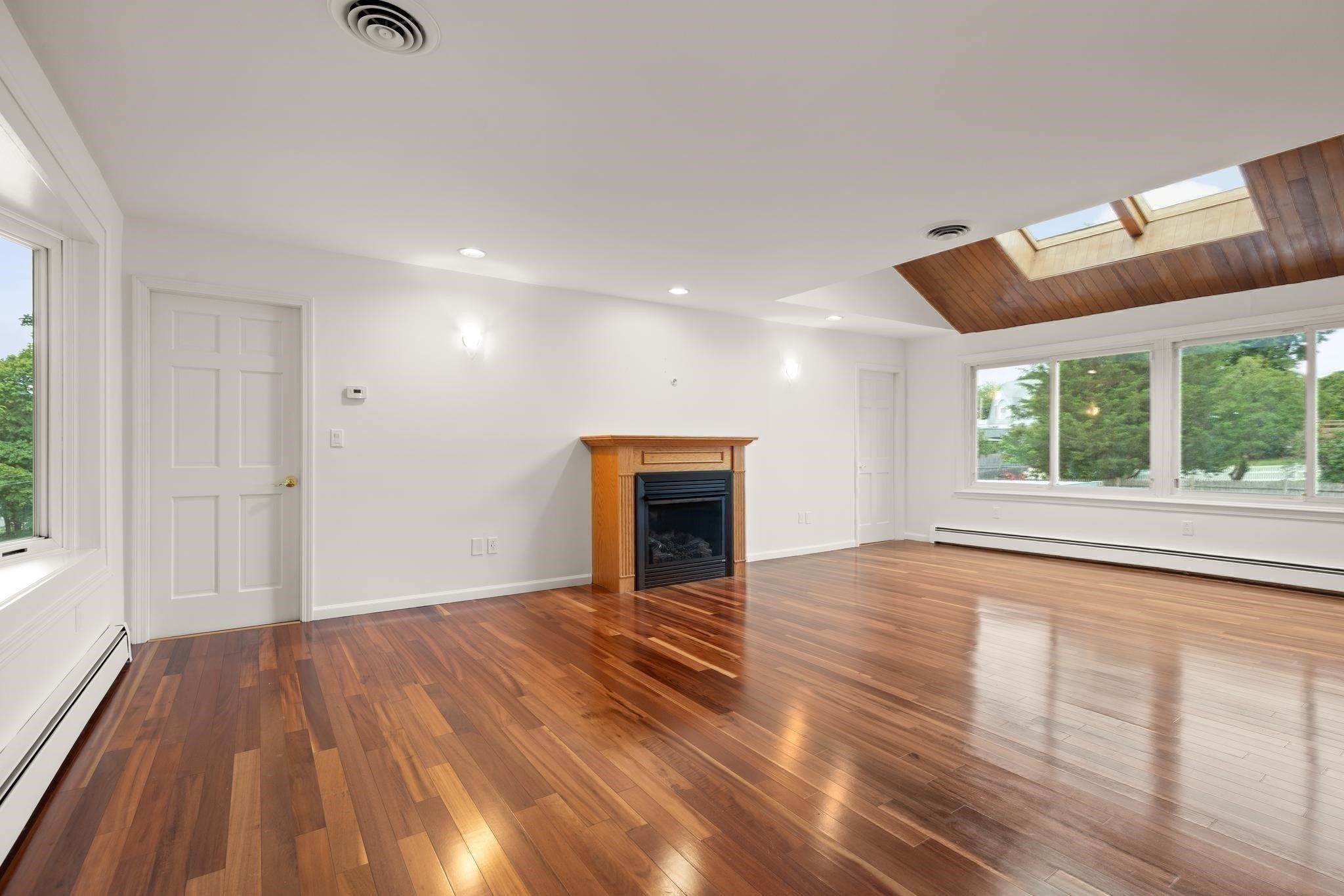 27 Miller Ave Property Photo 9