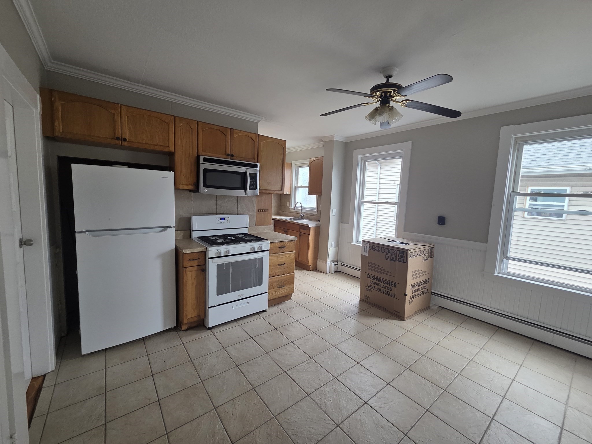30 Endicott St # 2 Property Photo 6
