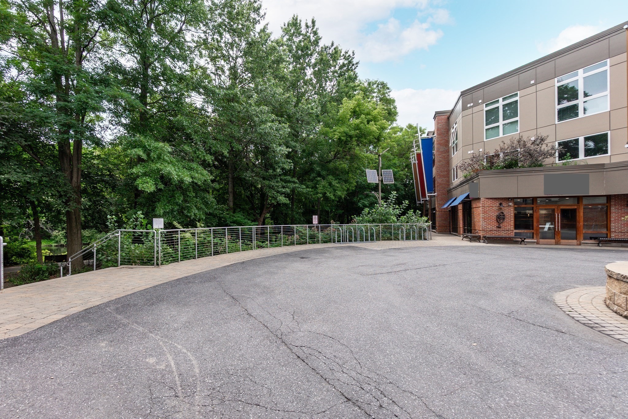 350 Pleasant St # J Property Photo 29