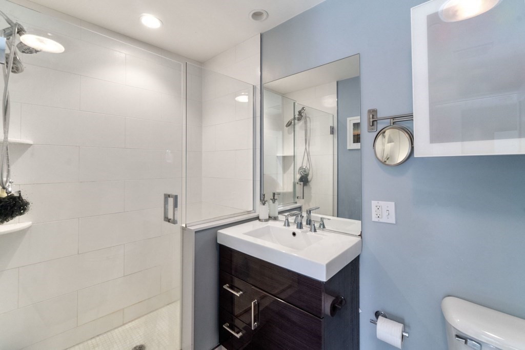 345 D St # 13 Property Photo 10