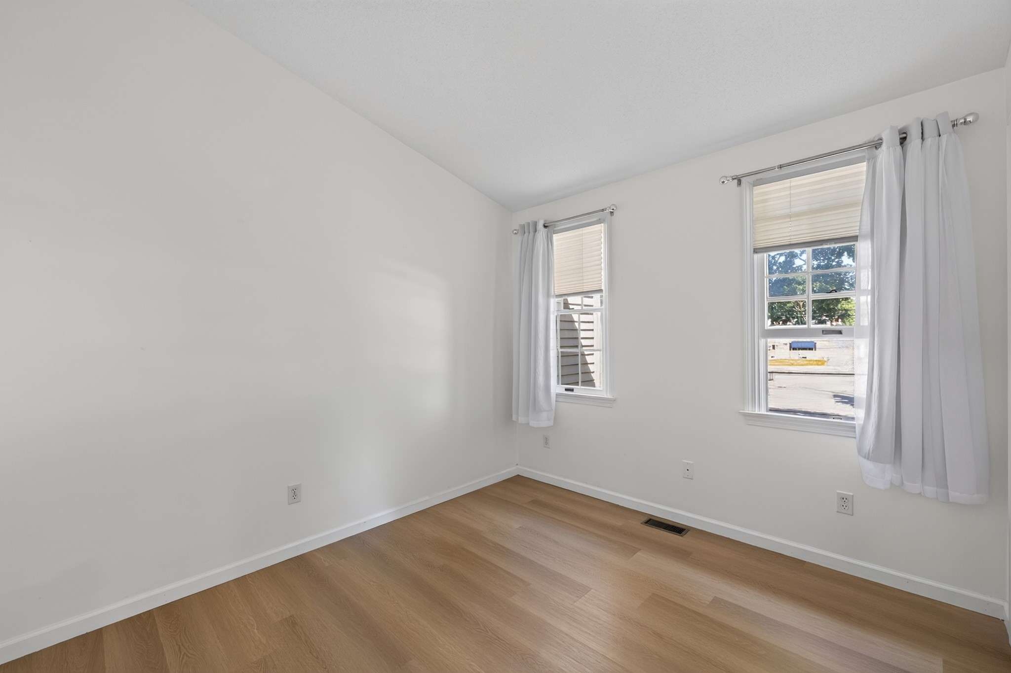 735 Willett Ave # 305 Property Photo 23