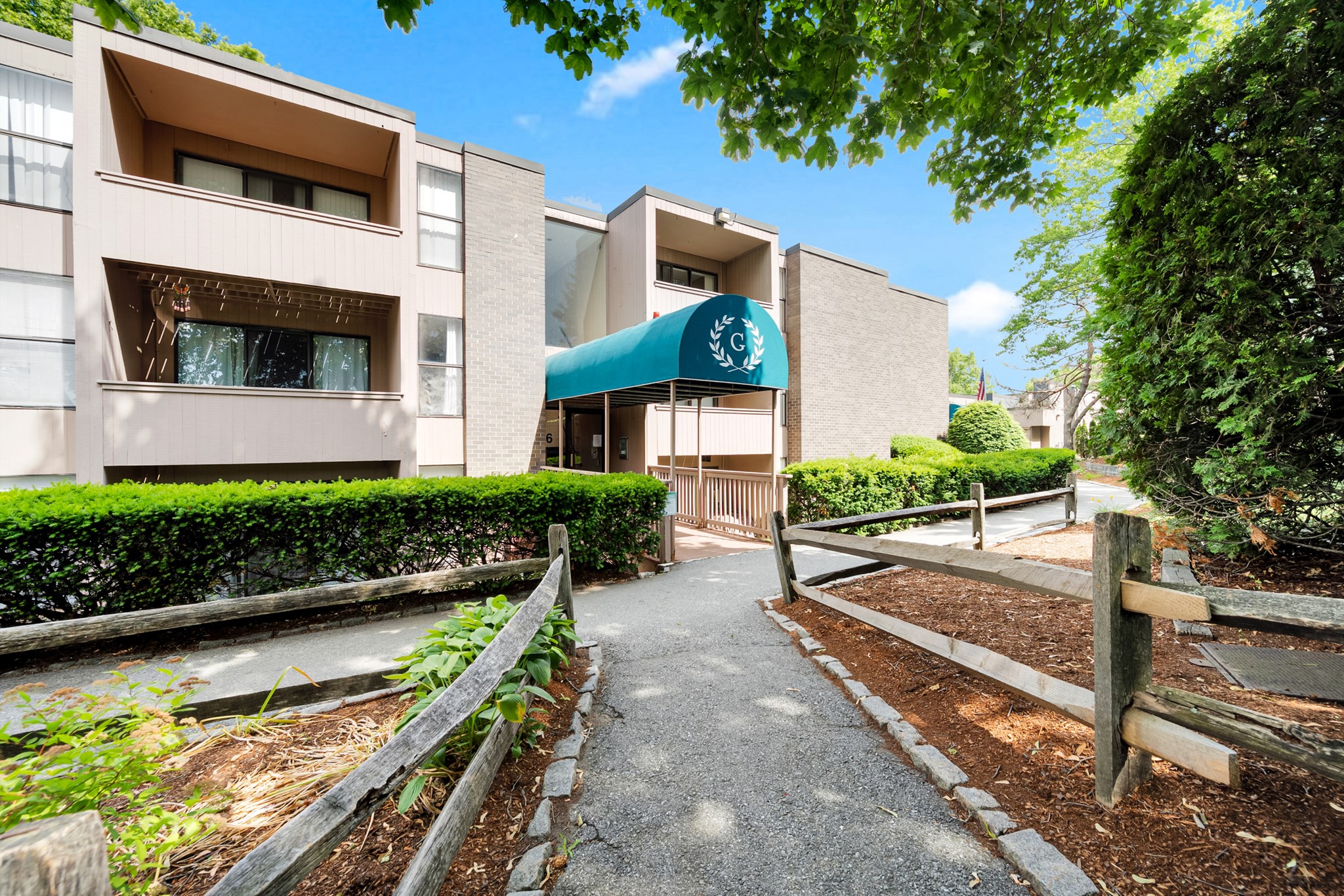 6 Shrewsbury Green Dr # J Property Photo 1