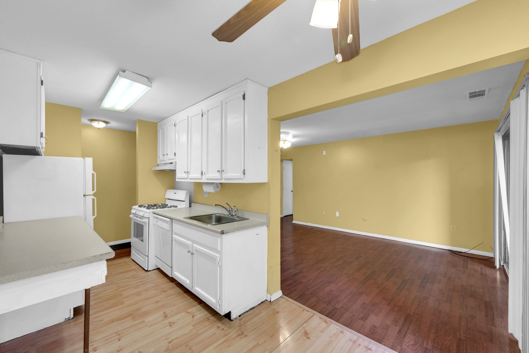 6 Shrewsbury Green Dr # J Property Photo 2