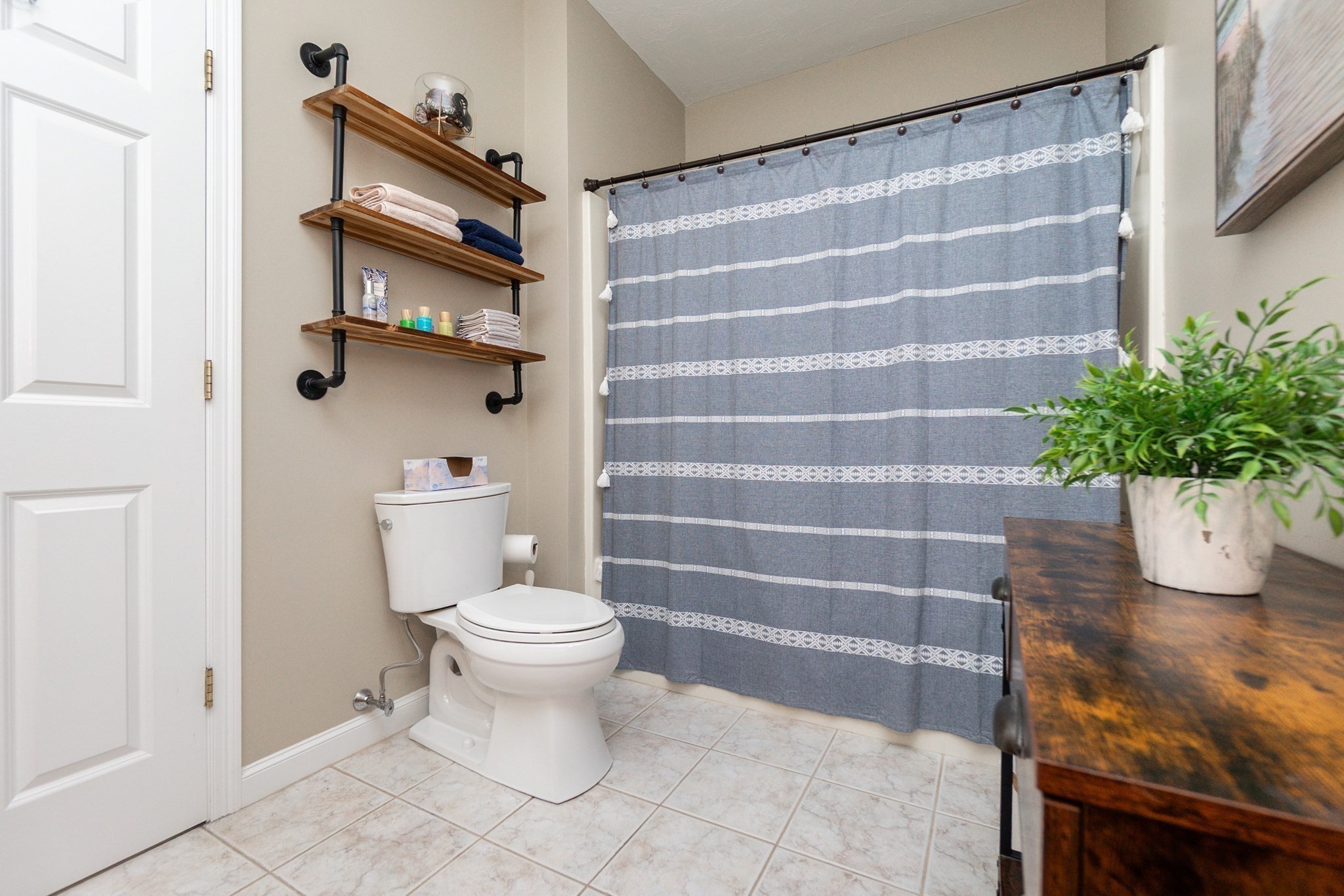 4 Kingson Ln # 1 Property Photo 17