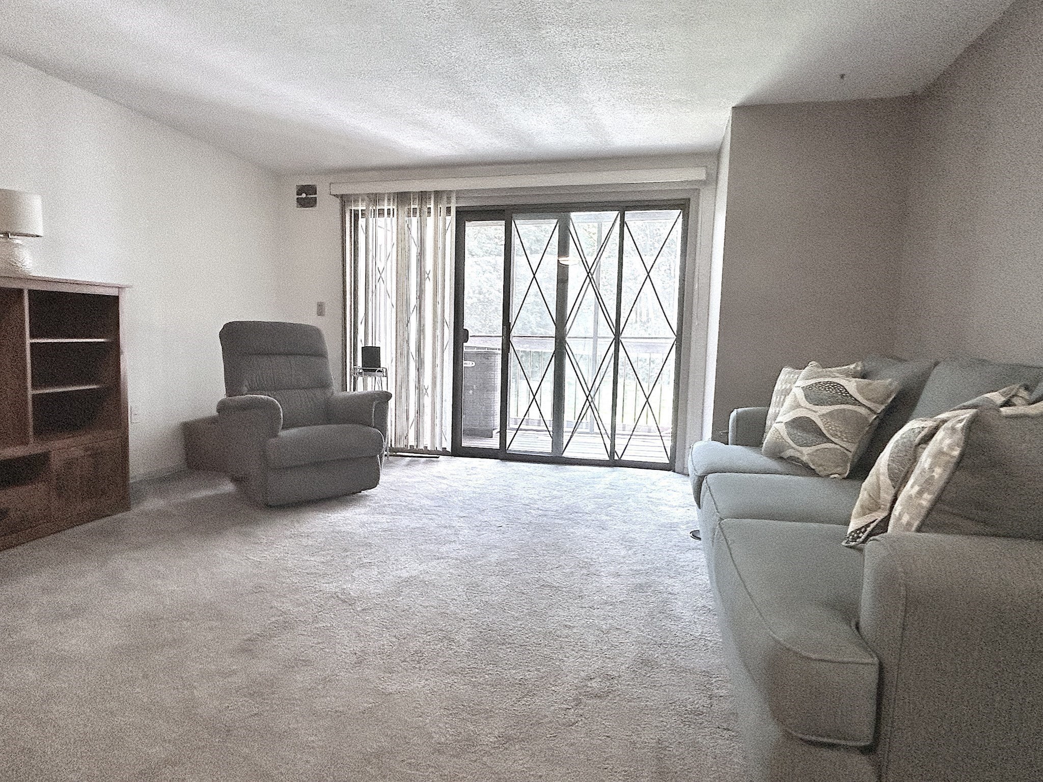 15 Thompson Dr # 12 Property Photo 3
