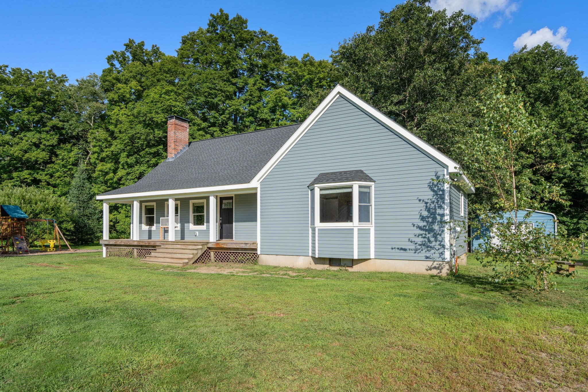 487 Long Plain Rd Property Photo 2
