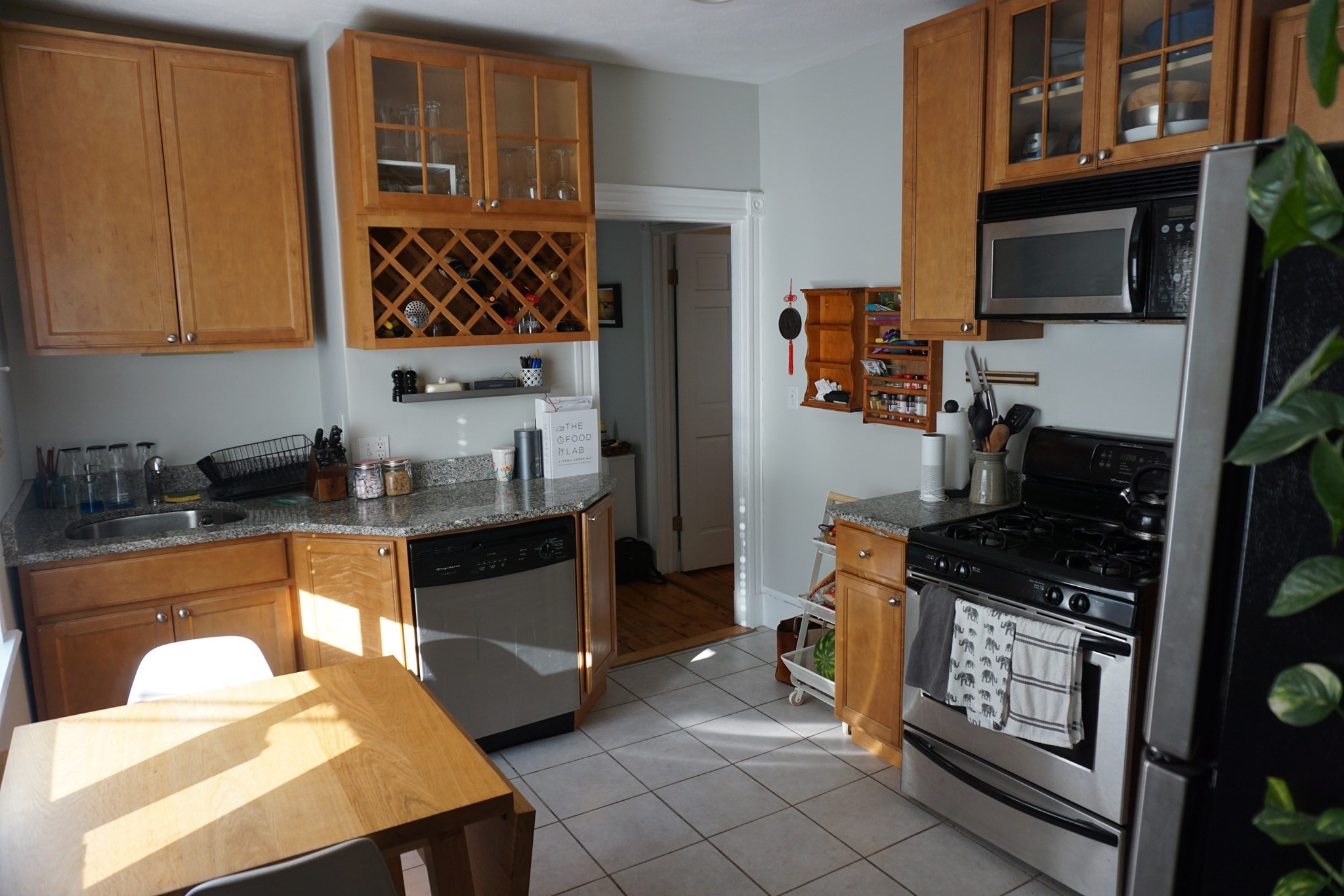 121 Albion St # 2 Property Photo 4