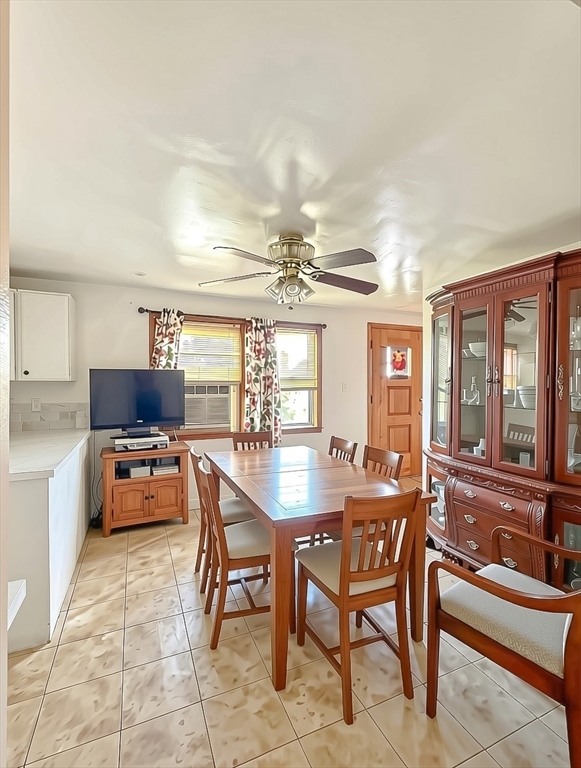 24 Woodland St Property Photo 6