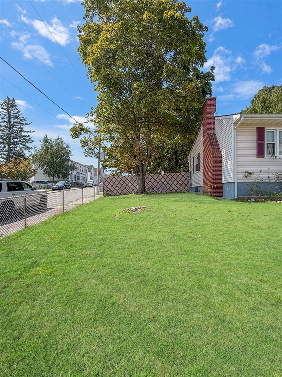 24 Woodland St Property Photo 19