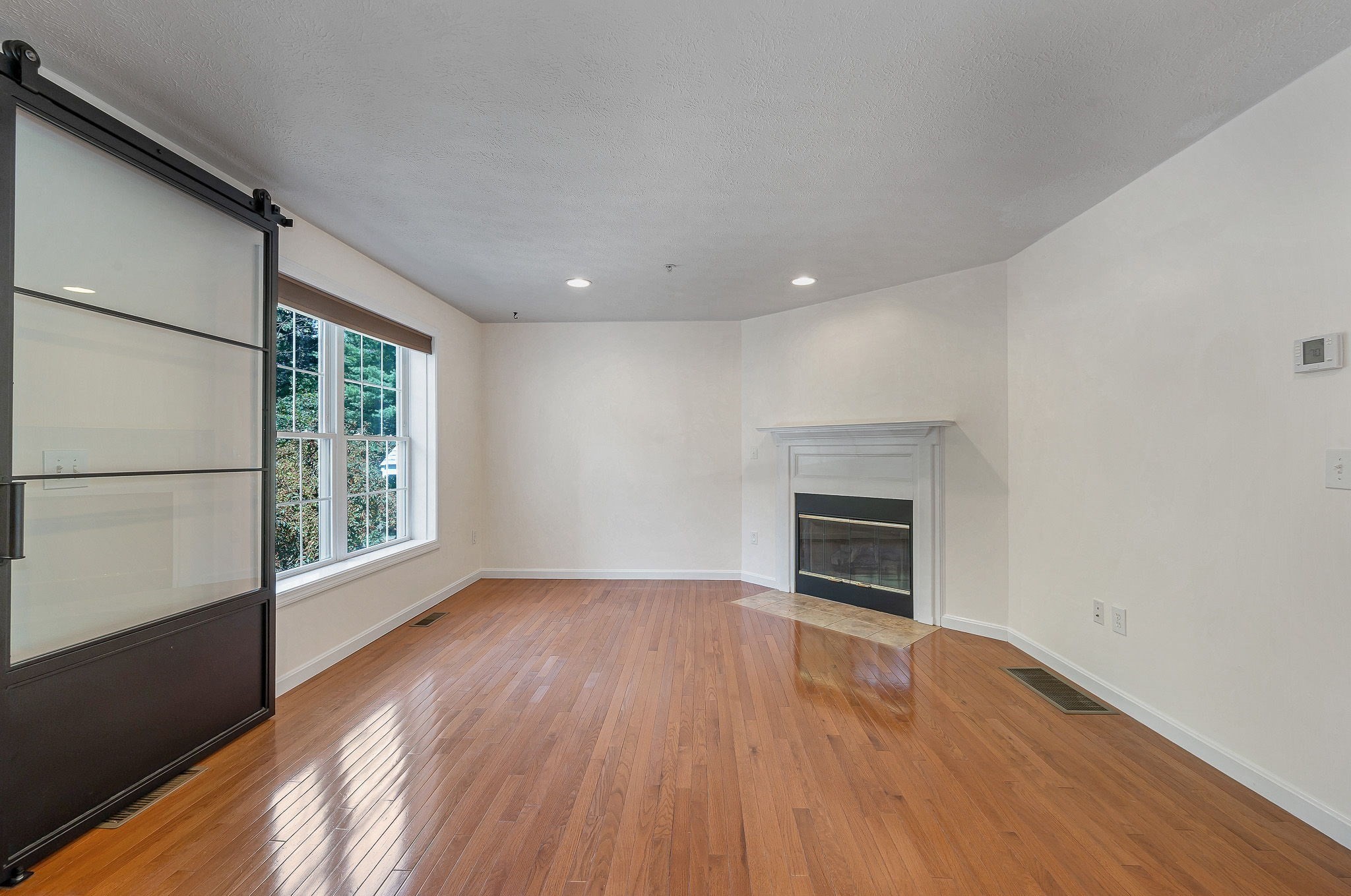 4 Georgetowne # 4 Property Photo 1