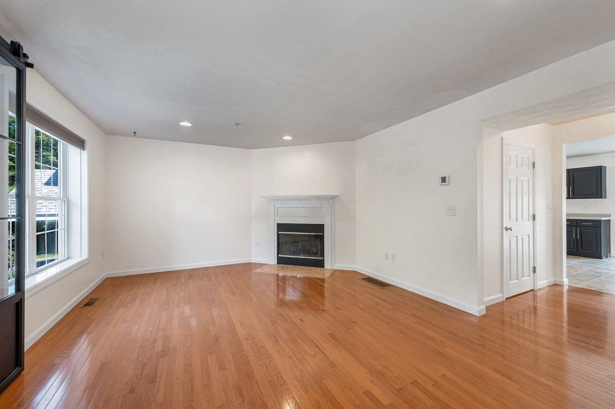 4 Georgetowne # 4 Property Photo 2