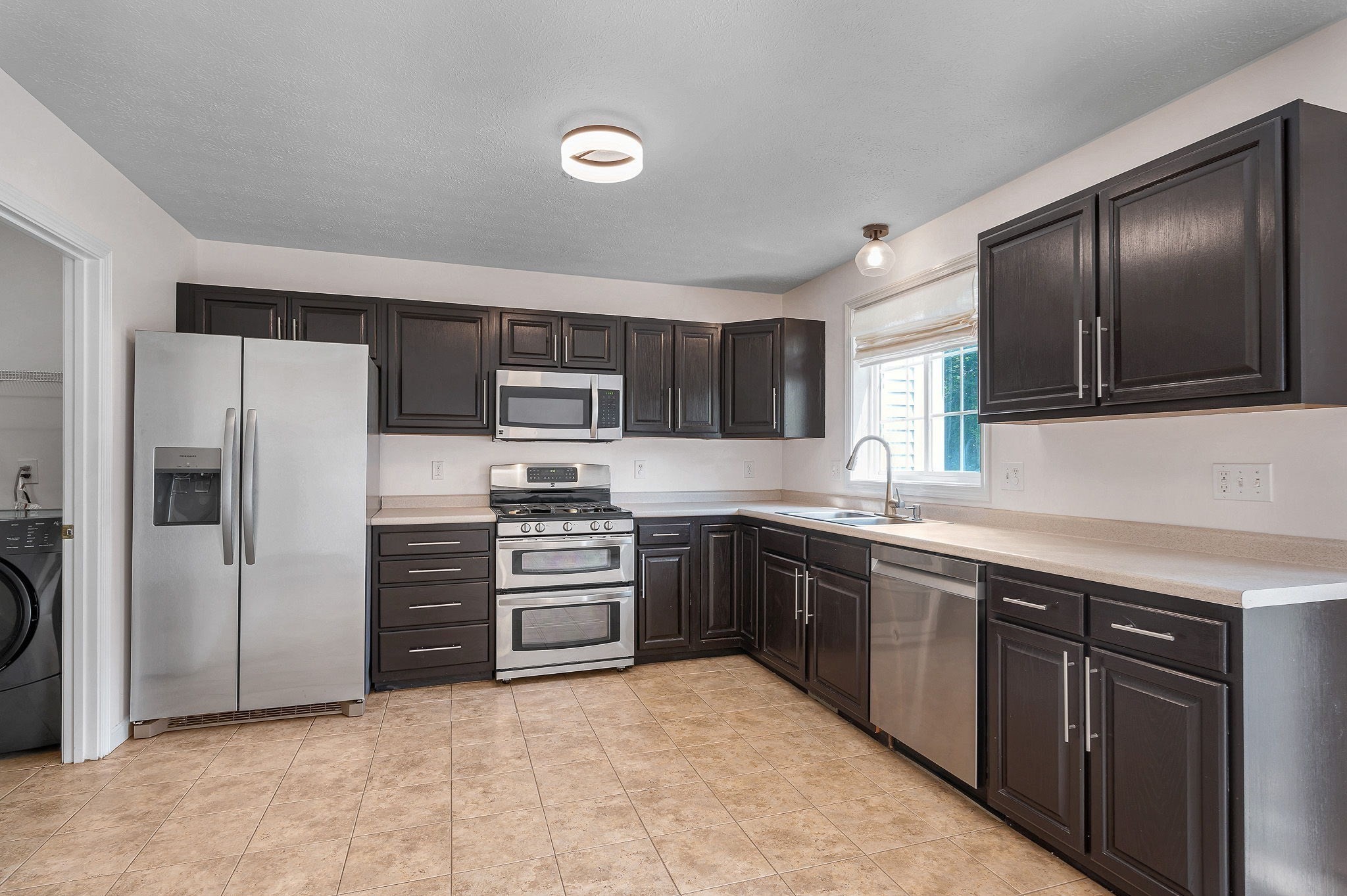 4 Georgetowne # 4 Property Photo 7
